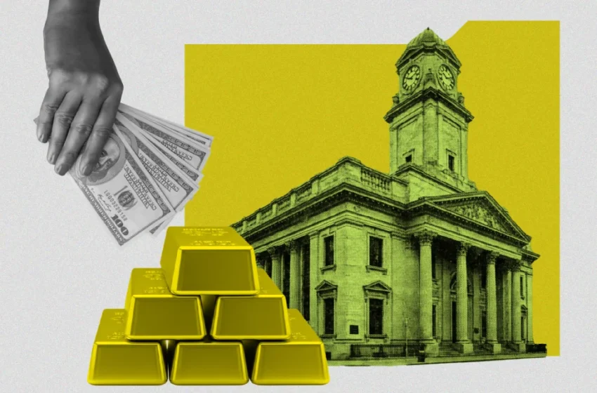  Bitcoin ETFs Bleed $8.9B at the Lows: Central Banks Got 41 Tonnes of Gold Instead
