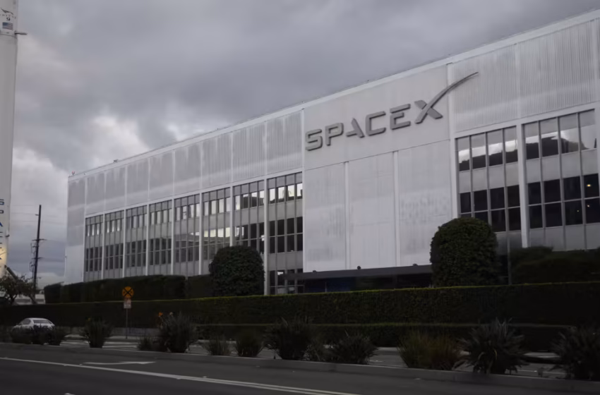  SpaceX’s stock threatens to fall below the IPO price. Do investors face a ‘crisis’ if it does?
