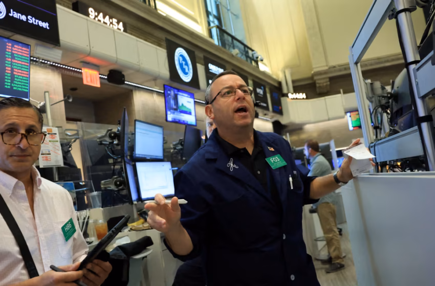  U.S. Stock Futures Lower as Chip Selloff Rocks Markets