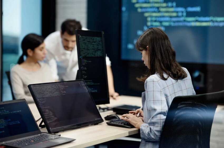 As AI creates a skills mismatch, Gen Z must choose: be a specialist or a 'general-purpose nerd'