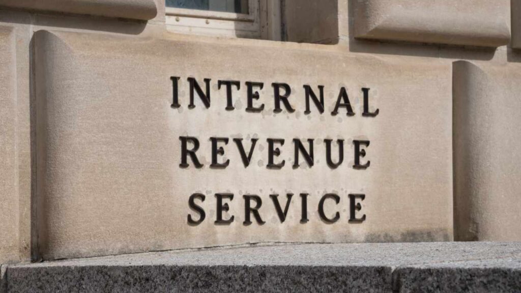 IRS Warns Fake Crypto Letters Target Wallets and Personal Data