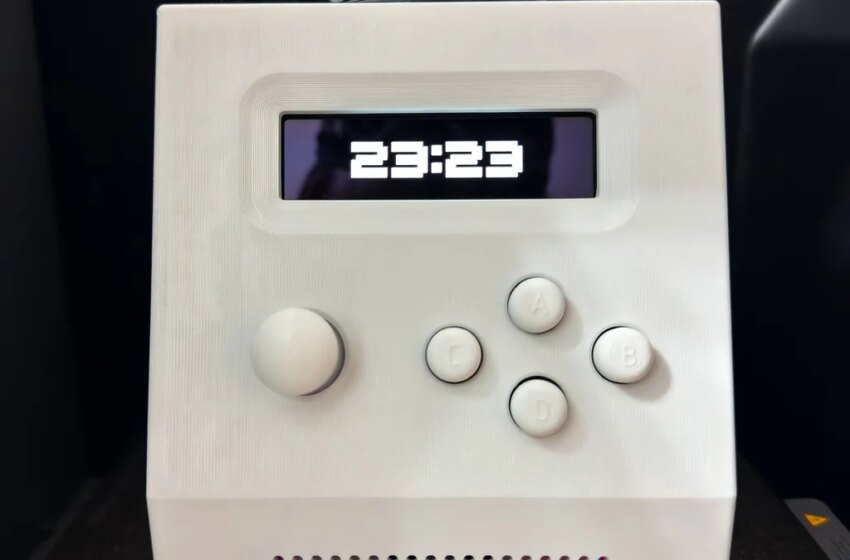 This 3D-printed alarm clock has an arcade-style snooze button